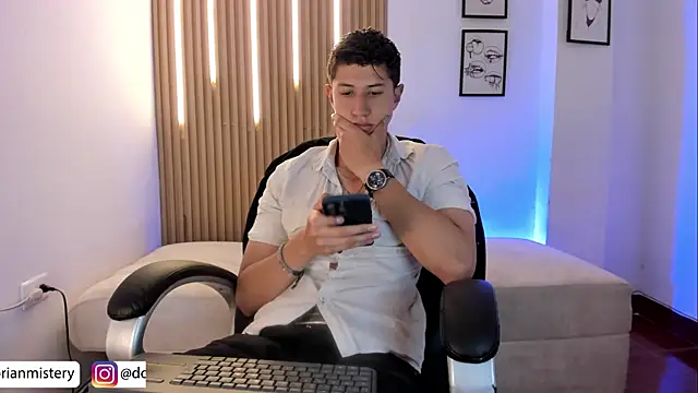 Dorianmistery2322_ webcam