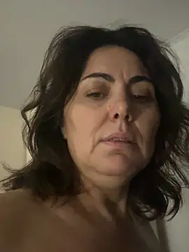 emma_roqueen (F milf) - Where are my slaves no:king: no:heart: