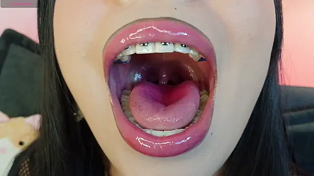 mia_roux1 webcam