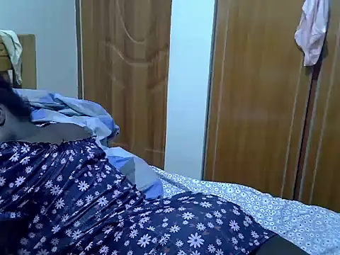 kaya_bear webcam