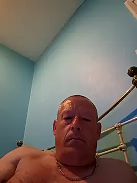 Tyson120 live cam on StripChat