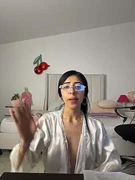 mirandaa_rogers (F teen) - play with my pussy 🥵🥵