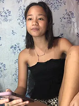 Asianpinay_Skinny1818 live webcam show