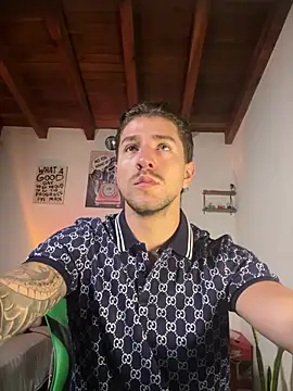 valentino_xander - Valentino_Xander's free webcam - UK Sex Cams