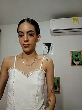 LilitRobins webcam