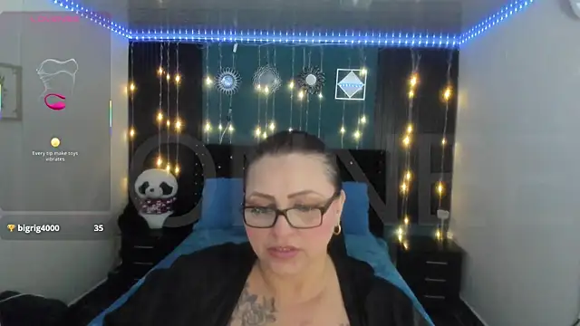 Ivonnee__ webcam