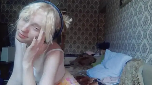 CuteLittleAngel webcam