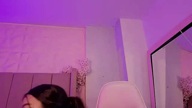 MollyBigBoobs12 live cam on StripChat