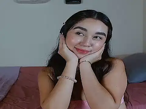 SiennaLorens webcam