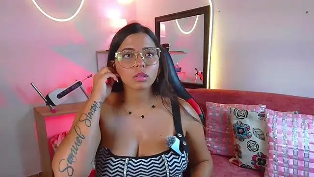 Megaan_Greey webcam