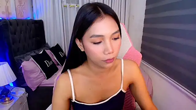 fuckingnaughtyjade live cam