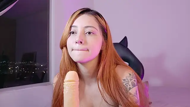 annie_mora webcam
