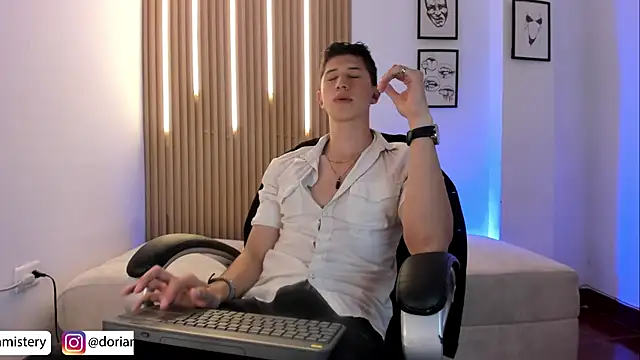 Dorianmistery2322_ webcam
