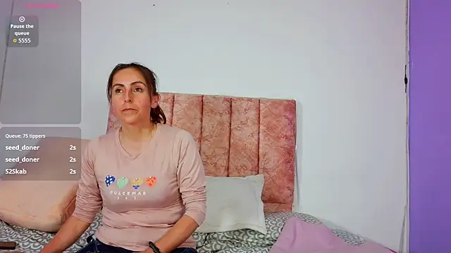 Ava_Raye webcam