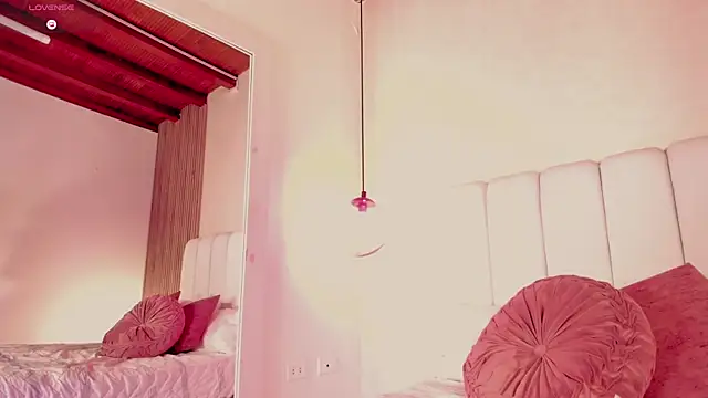 ElenaJamess webcam