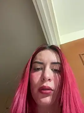 Soffi_hoot live cam on StripChat