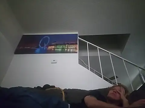 yourMasterisBored live cam on StripChat