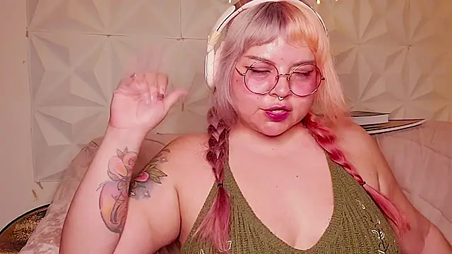 satyn_doll - Satyn_doll's free webcam - UK Sex Cams