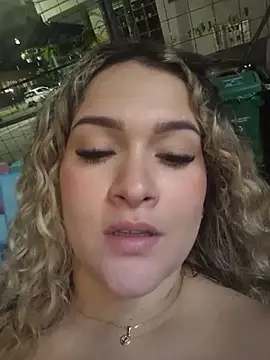 Sara_smiiith211 webcam