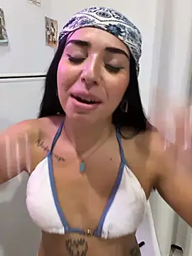 sweetbrunette22 webcam