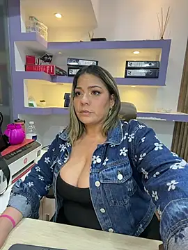 isabella_horney_ webcam