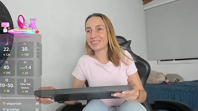 starlight_mature_pm - Starlight_Mature_pm's free webcam - UK Sex Cams