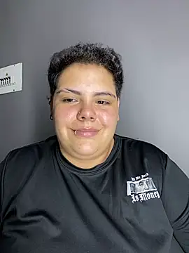 Hailey_Curvy webcam