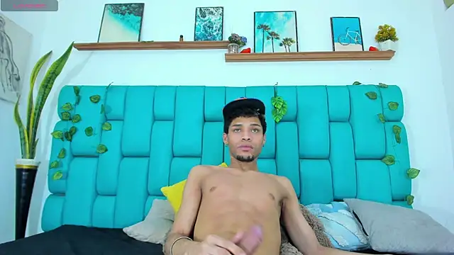 STRANGER_BOYS webcam