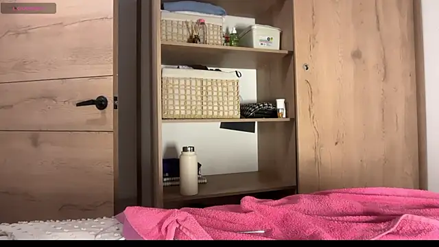 MyForeveraMia webcam