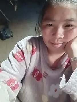 quynhkoolbae webcam