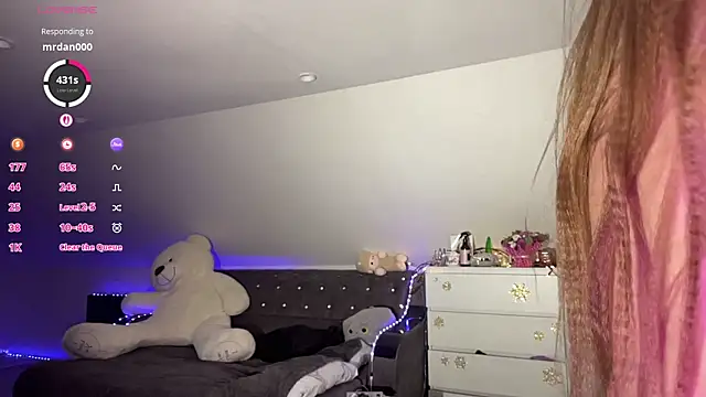 Anika_Socutehe webcam