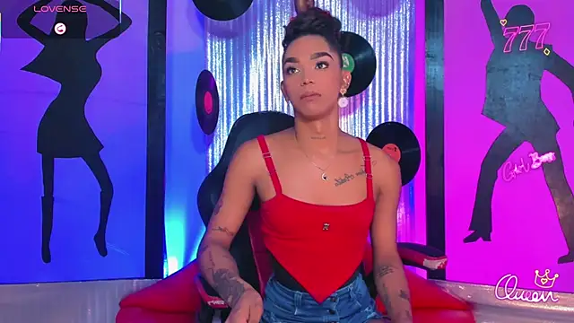 nickyminach_ webcam