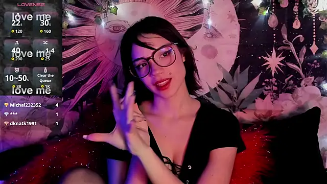 LaxiViolet live cam on StripChat