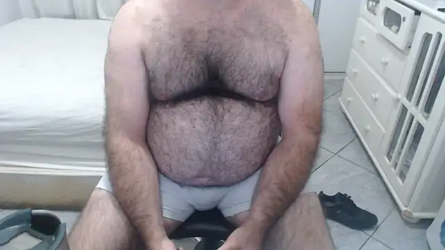MysterBearMG live webcam show