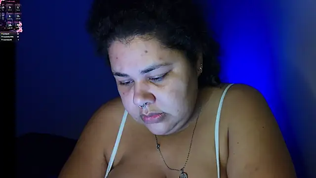xlatinastar live cam on StripChat