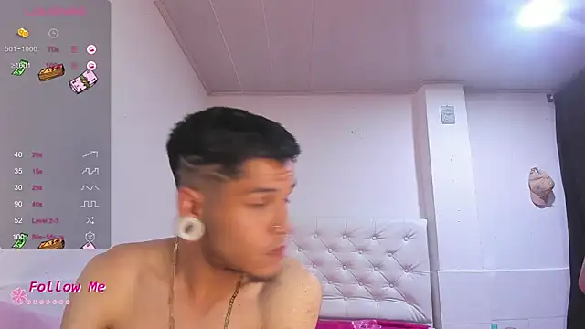geminis_scorpio_10 live cam on StripChat