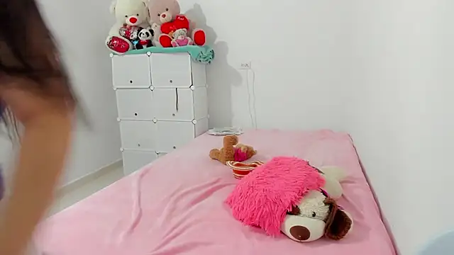 sweetnia live cam on StripChat