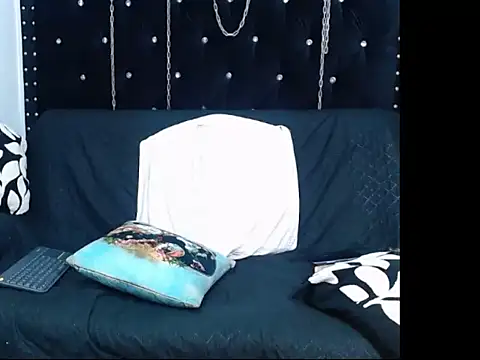 Tsniurka live cam on StripChat