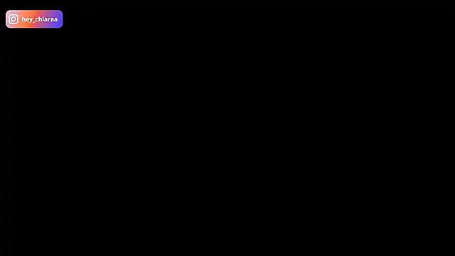 Chiara_Hollis webcam