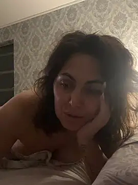 emma_roqueen (F milf) - Where are my slaves no:king: no:heart: