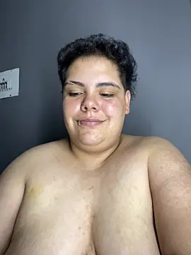 Hailey_Curvy live cam on StripChat