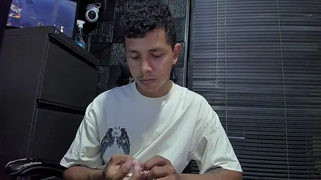 boy_bigcock24cm webcam