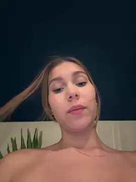 Nikii__ live cam on StripChat