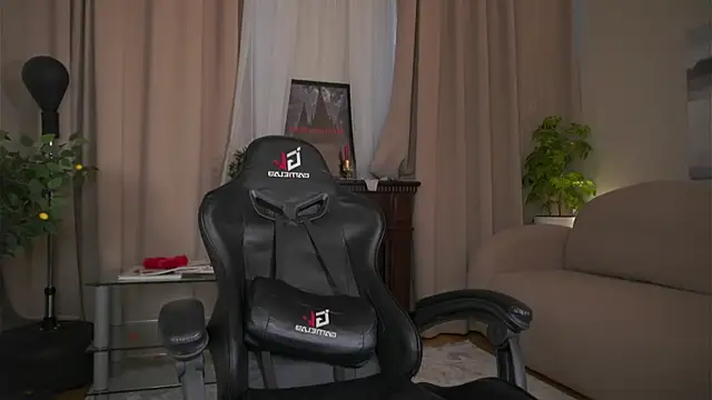 Editabails live cam