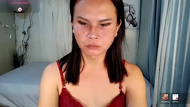 holly_bitch webcam