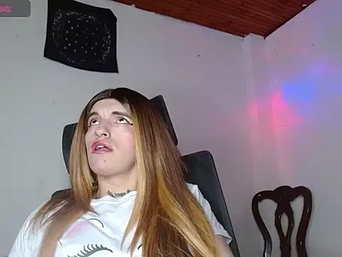 Scarlett_crastrawberry webcam