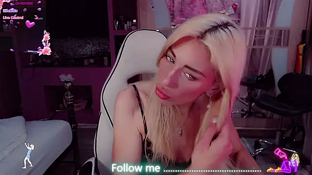 AnnieGOld_ webcam