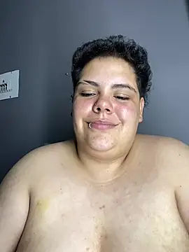 Hailey_Curvy webcam