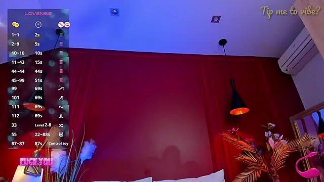 Mayzzie live cam on StripChat