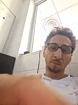 MattedOdobenus live cam on StripChat